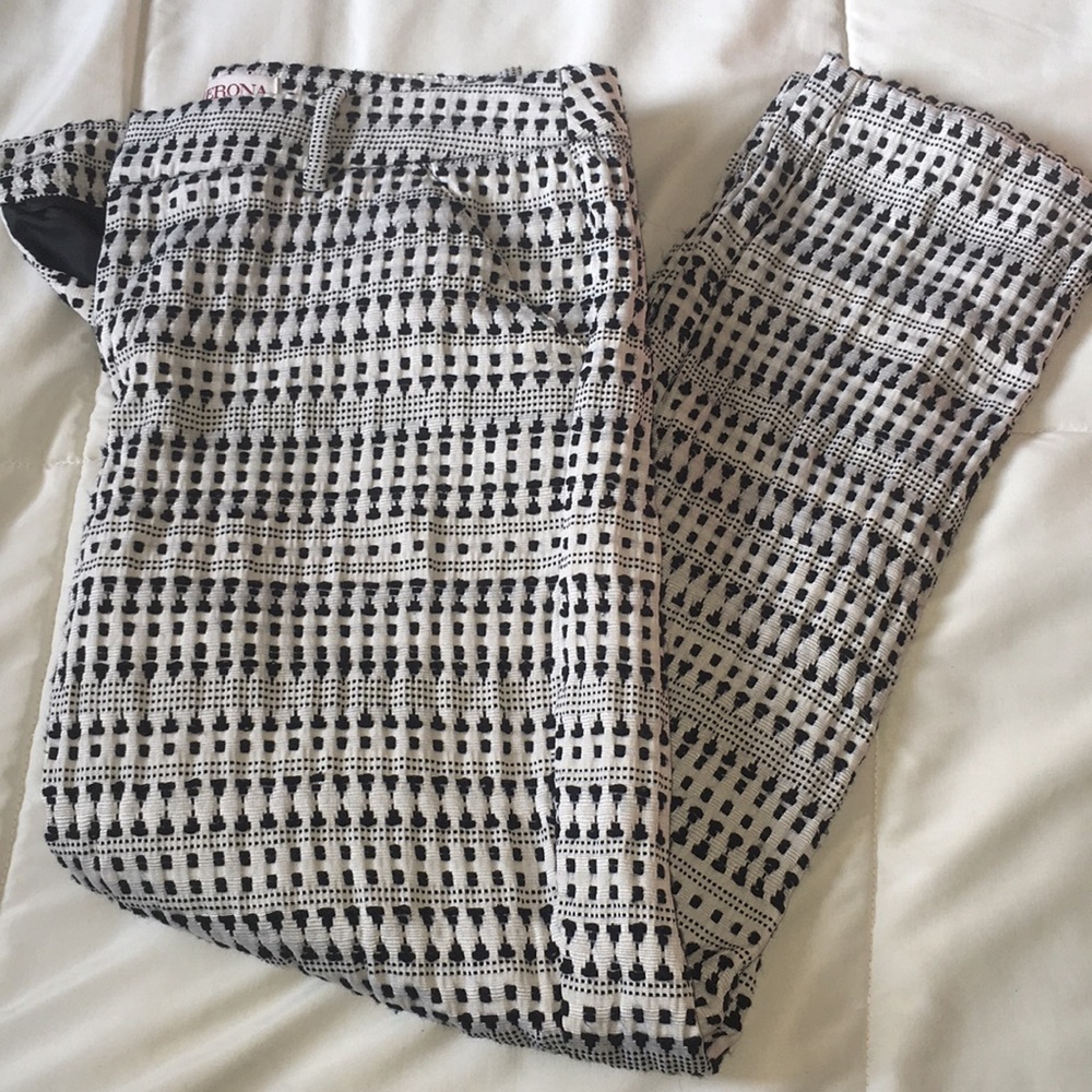 Textured cropped pants